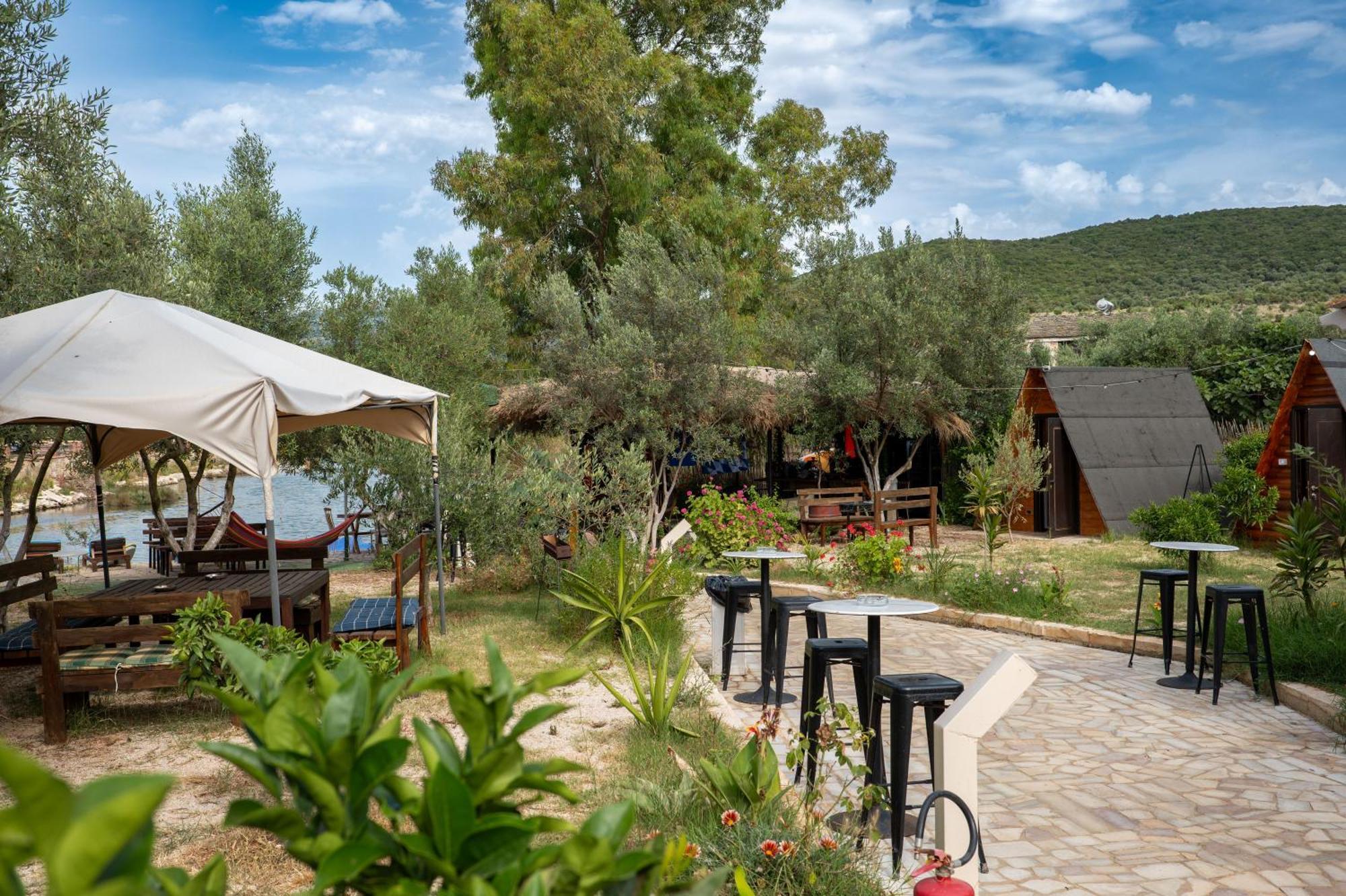 Garden Villa Lake Side & Glamping 사밀 외부 사진