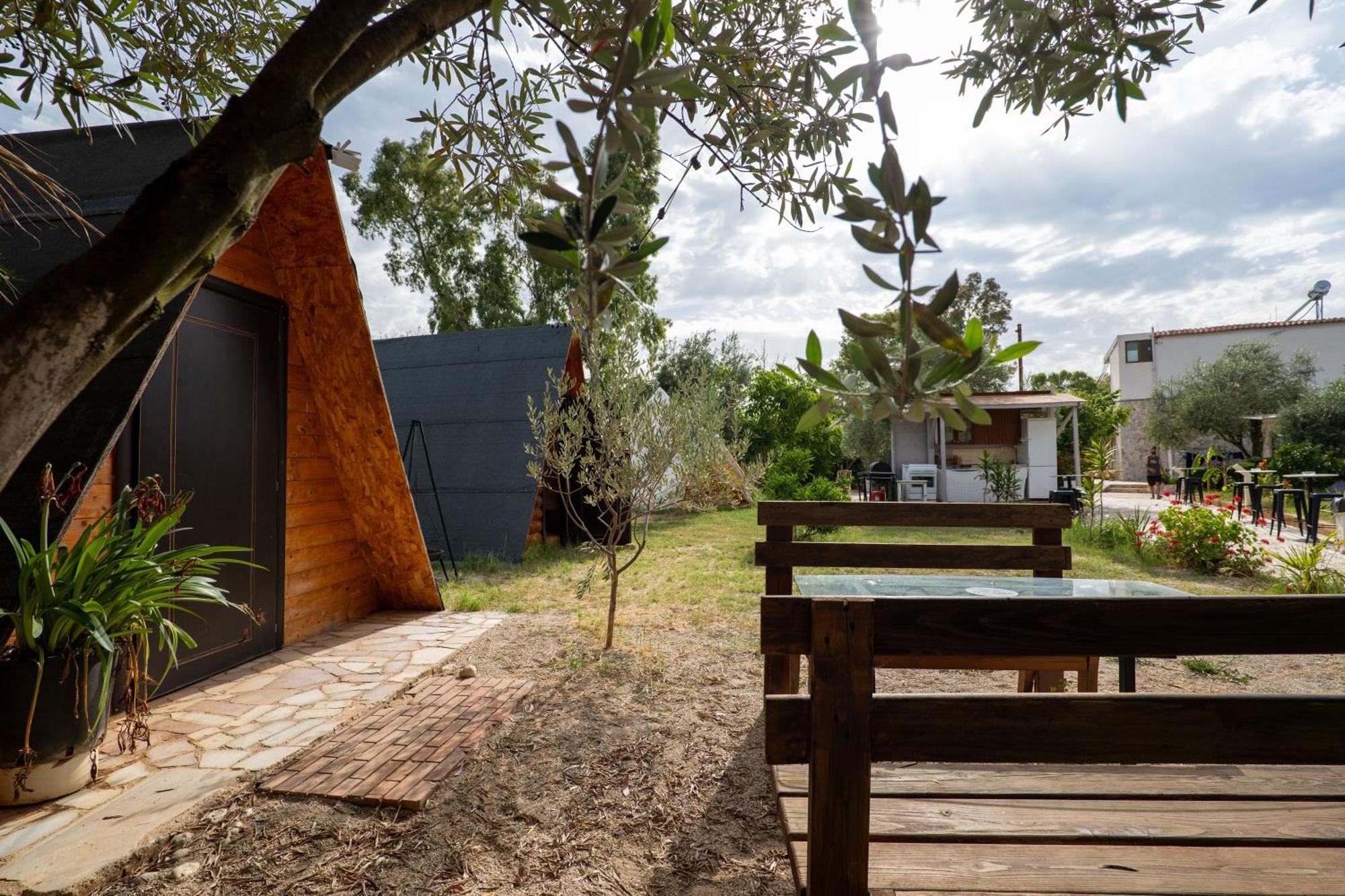 Garden Villa Lake Side & Glamping 사밀 외부 사진