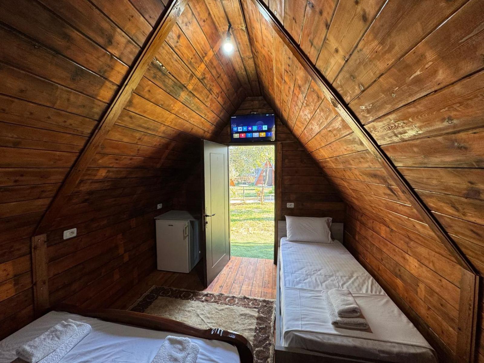 Garden Villa Lake Side & Glamping 사밀 외부 사진